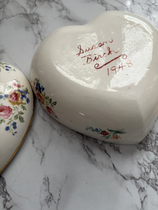 Very Special Vintage 1948 Porcelain Heart Covered Dish, Catchall/Jewelry Bowl, Personal Keepsakes - Image 3